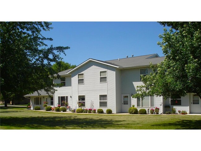 1704 Lincoln Ave in Montevideo, MN - Building Photo - Building Photo