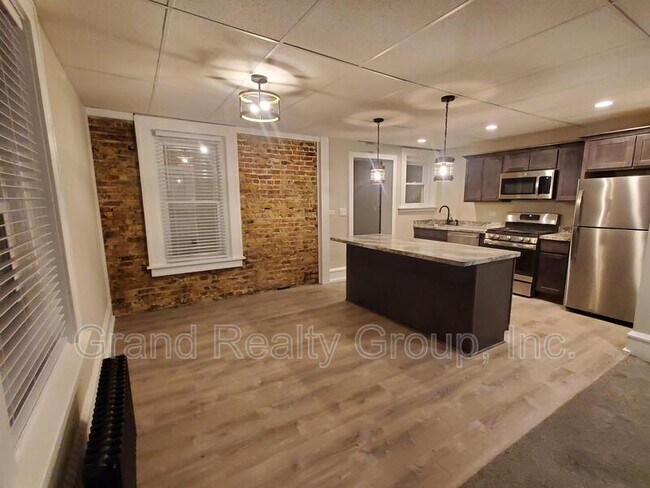 137 Cedar Ave in Lake Villa, IL - Building Photo - Building Photo
