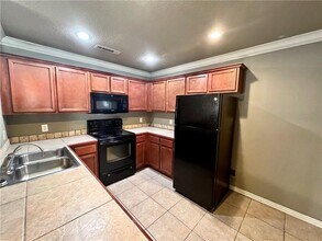 1962 E Peppervine Dr in Fayetteville, AR - Building Photo - Building Photo