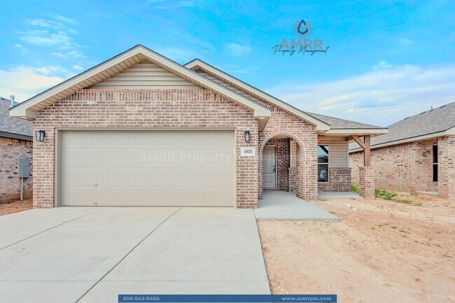 2025 Cottonwood Ave in Wolfforth, TX - Foto de edificio - Building Photo