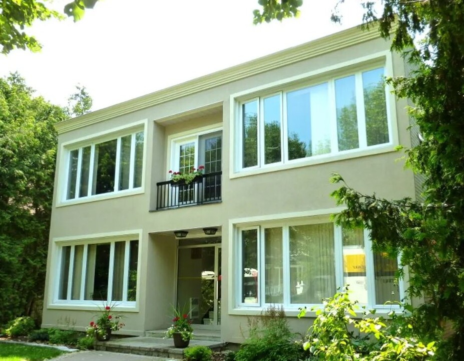 111 Crichton St in Ottawa, ON - Building Photo