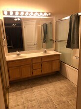 8584 Canyon Brook Way in Elk Grove, CA - Building Photo - Building Photo