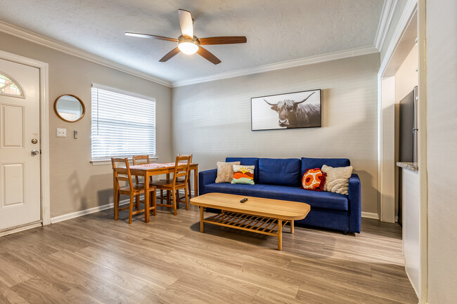 The Alcove at Madeira Beach in St. Petersburg, FL - Foto de edificio - Interior Photo