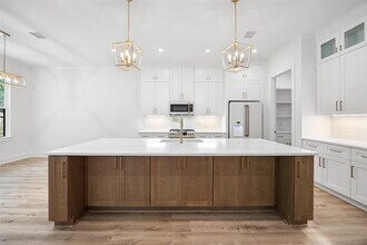 18211 Polo Meadow Dr in Humble, TX - Foto de edificio - Building Photo