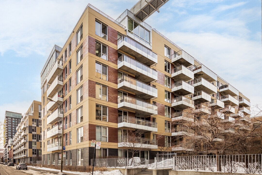 Lowney Phase 9 in Montréal, QC - Building Photo