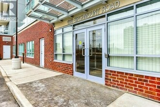 1328 Birchmount Rd in Toronto, ON - Building Photo - Building Photo