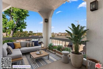 4643 E 4th St in Long Beach, CA - Building Photo - Building Photo