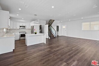 1846 1/2 S Barrington Ave in Los Angeles, CA - Building Photo - Building Photo