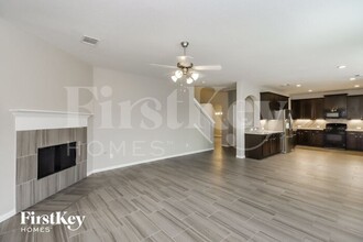 10107 Stone Briar Dr in Baytown, TX - Building Photo - Building Photo