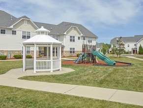 Preston Pointe at Brownstown in Brownstown, MI - Building Photo - Building Photo