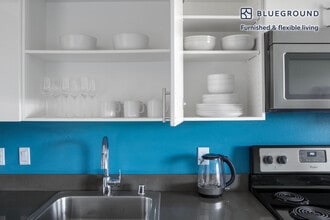 5555 14th Ave NW in Seattle, WA - Building Photo - Building Photo