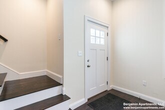 10 Marion St, Unit 001 in Medford, MA - Building Photo - Building Photo