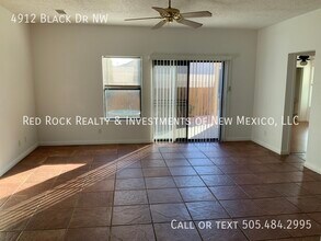 4912 Black Dr NW in Albuquerque, NM - Building Photo - Building Photo