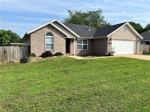 20835 Justin Dr in Springdale, AR - Building Photo - Building Photo