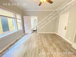 326 W 5th St in Long Beach, CA - Building Photo - Building Photo
