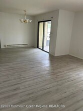 76 Overlook Way in Manalapan, NJ - Building Photo - Building Photo