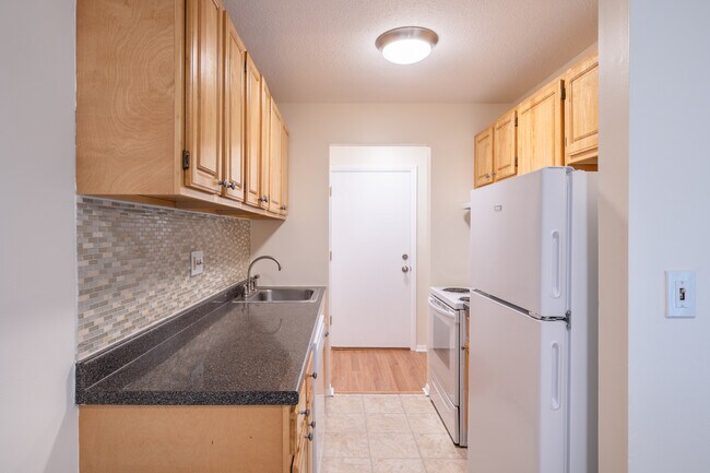 Stoney Brook Village in Millis-Clicquot, MA - Building Photo - Building Photo
