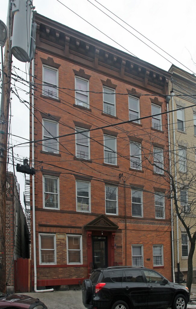 15 N Bond St in Mount Vernon, NY - Building Photo - Building Photo