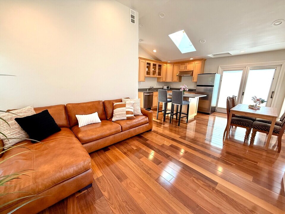 10726 Randy Ln in Cupertino, CA - Building Photo