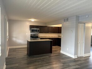 5801 NW 17th Pl in Sunrise, FL - Building Photo - Building Photo