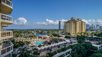 20191 E Country Club Dr in Aventura, FL - Building Photo