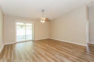 2231 Luana Dr E in Jacksonville, FL - Building Photo - Building Photo
