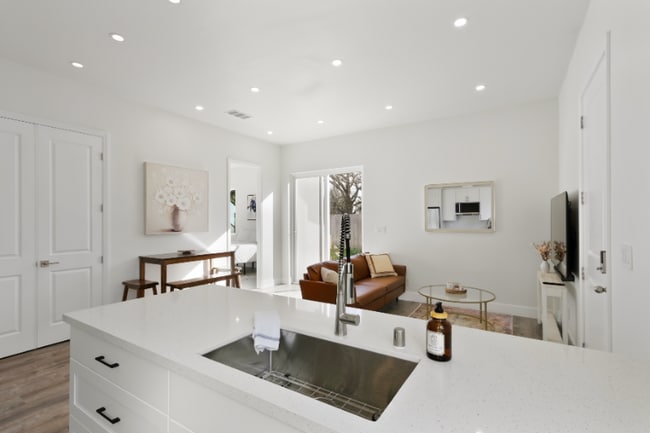 1648 Colusa Ave in Davis, CA - Foto de edificio - Building Photo