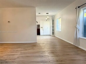 2671 NW 87th Ln in Sunrise, FL - Building Photo - Building Photo