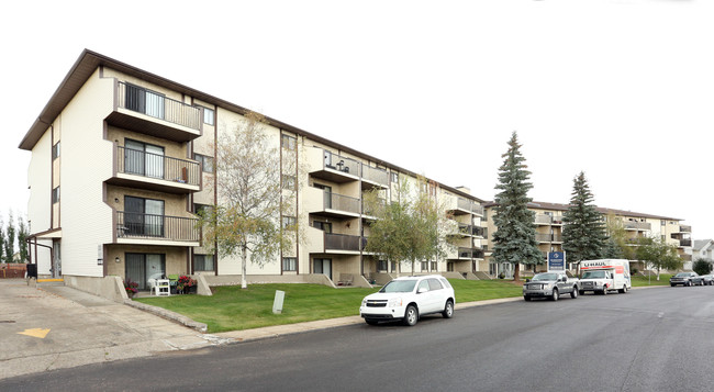 The Ridgewood Apartments in Edmonton, AB - Building Photo - Building Photo