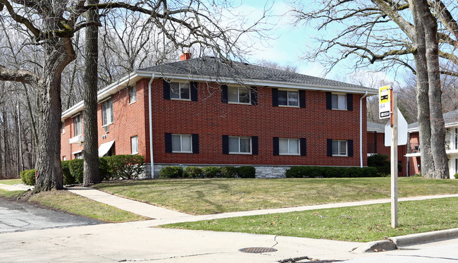 Northway Apartments in Greendale, WI - Foto de edificio - Building Photo