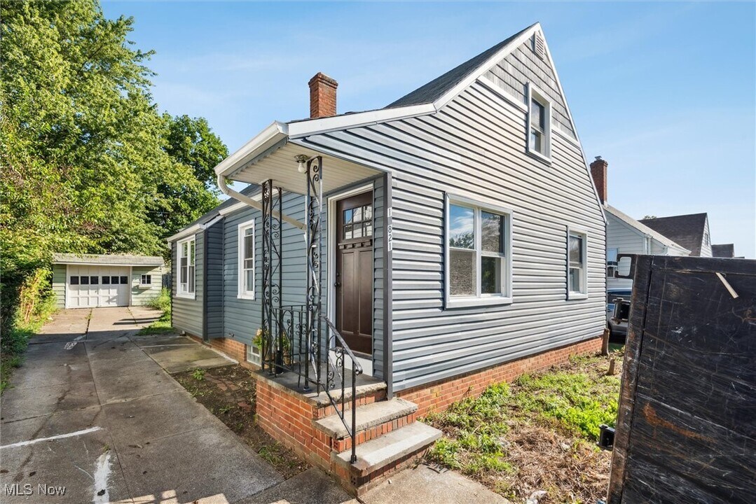 12821 Oak Park Blvd in Garfield Heights, OH - Building Photo