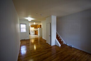 125 N DuPont St in Wilmington, DE - Building Photo
