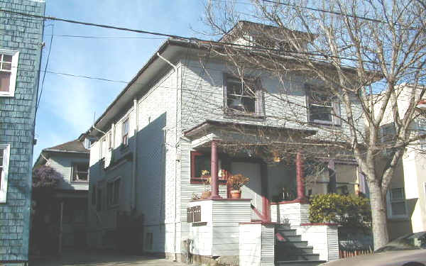 3903 Clarke St in Oakland, CA - Building Photo - Building Photo