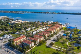104 Harbors Way in Boynton Beach, FL - Building Photo - Building Photo