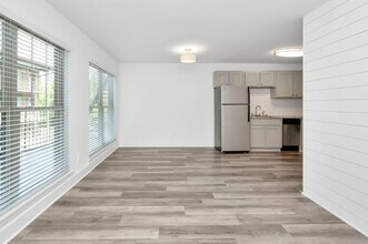 Melrose Place in Birmingham, AL - Foto de edificio - Building Photo