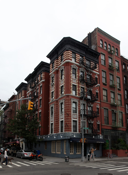 169 Sullivan St in New York, NY - Foto de edificio