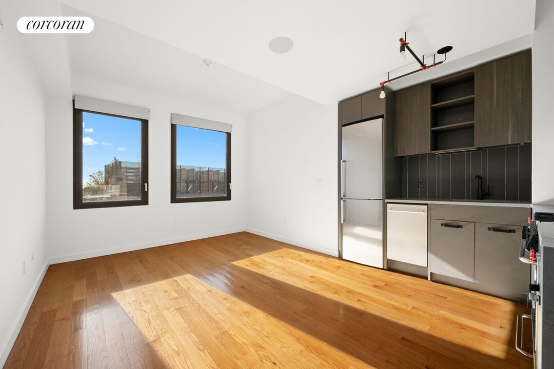 54 Noll St in Brooklyn, NY - Building Photo