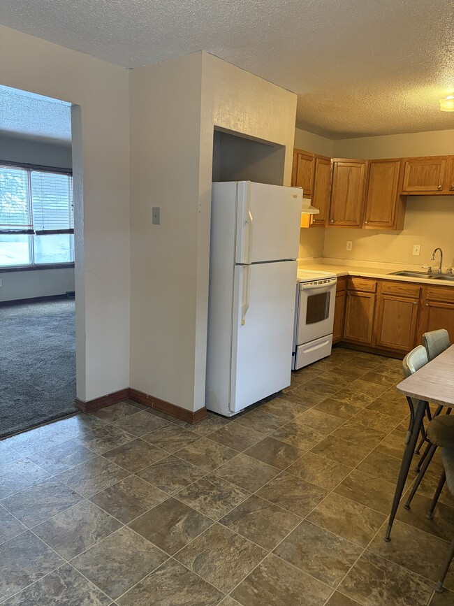 1107 7th St N in St. Cloud, MN - Building Photo - Building Photo