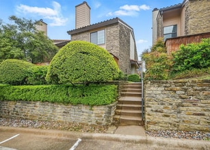 5626 Preston Oaks Rd in Dallas, TX - Building Photo - Building Photo