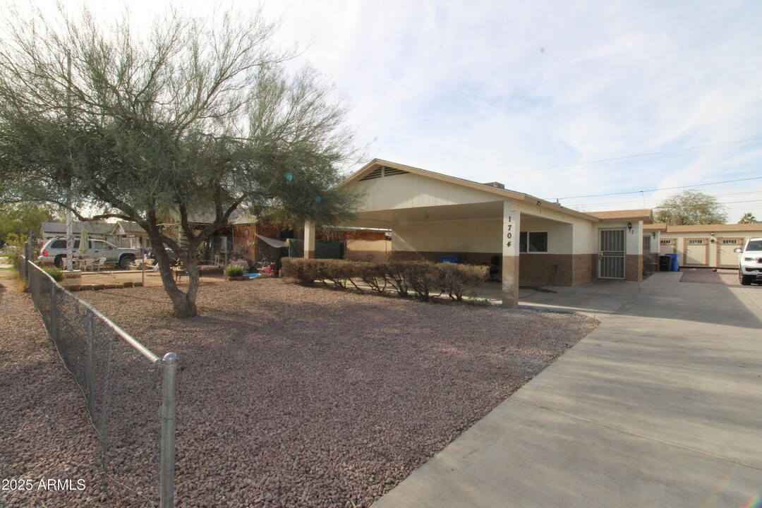 1704 S 4th St in Phoenix, AZ - Building Photo