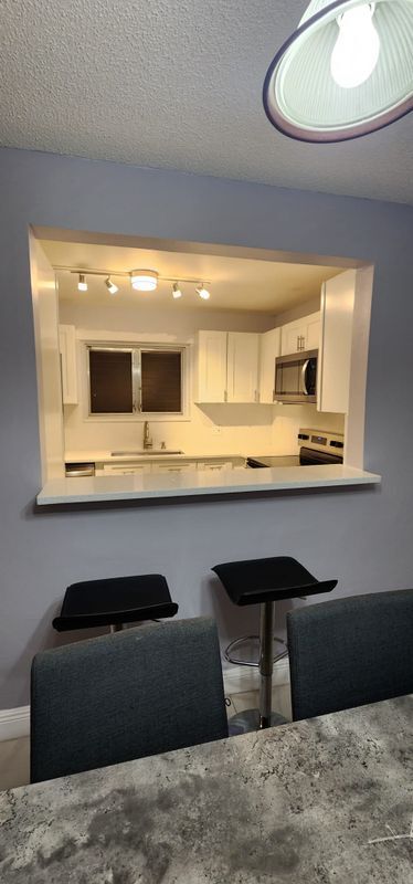394 N Laurel Dr in Margate, FL - Foto de edificio - Building Photo