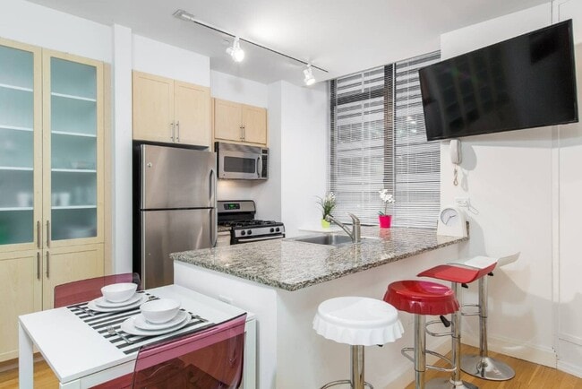 40 Broad St in New York, NY - Building Photo - Building Photo