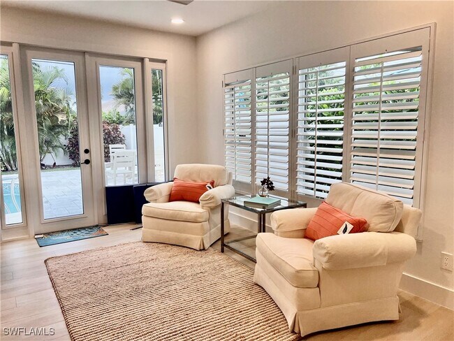 575 101st Ave N in Naples, FL - Building Photo - Building Photo