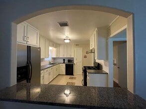 7951 Pecan Villas Dr in Houston, TX - Building Photo - Building Photo