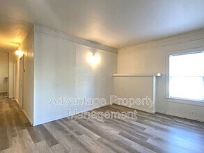 240 NW 9th St in Corvallis, OR - Building Photo - Building Photo
