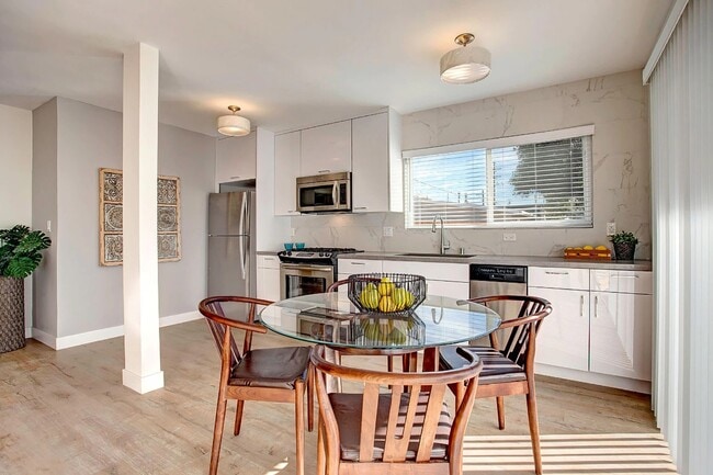 1543 Stanford St in Santa Monica, CA - Building Photo - Building Photo