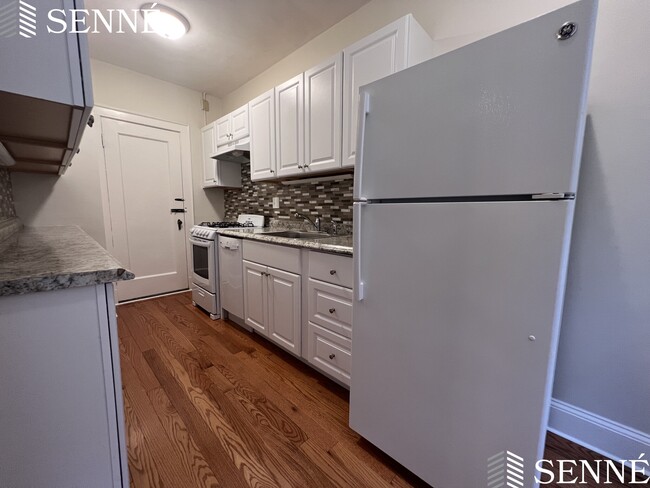 354 Harvard St, Unit 3 in Cambridge, MA - Building Photo - Building Photo