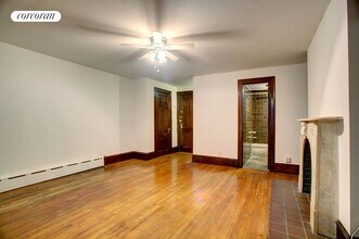 148 W 70th St in New York, NY - Building Photo - Building Photo