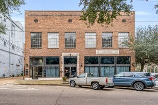 515 College St, Unit A in Columbus, MS - Building Photo