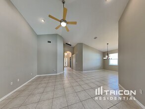 6492 Rookery Cir in Bradenton, FL - Building Photo - Building Photo